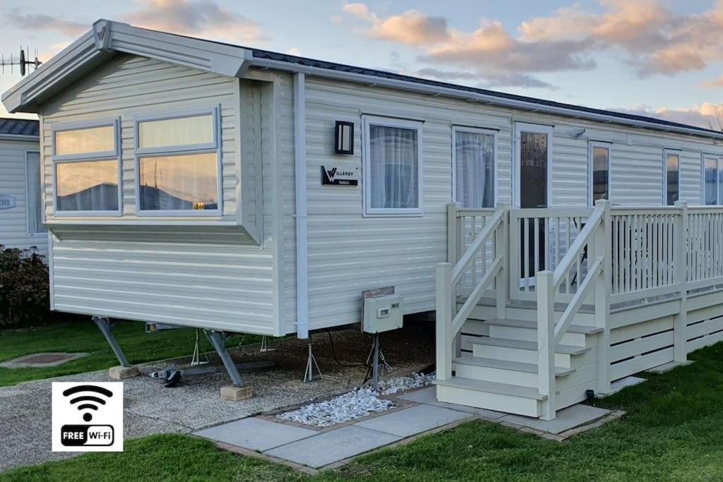 Brookside West Sands Holiday Park Seal Bay Selsey Esterno foto