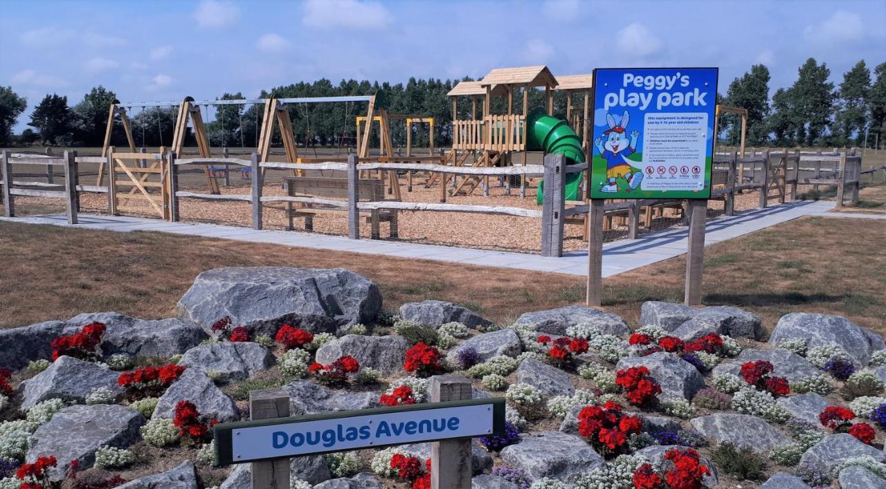 Brookside West Sands Holiday Park Seal Bay Selsey Esterno foto