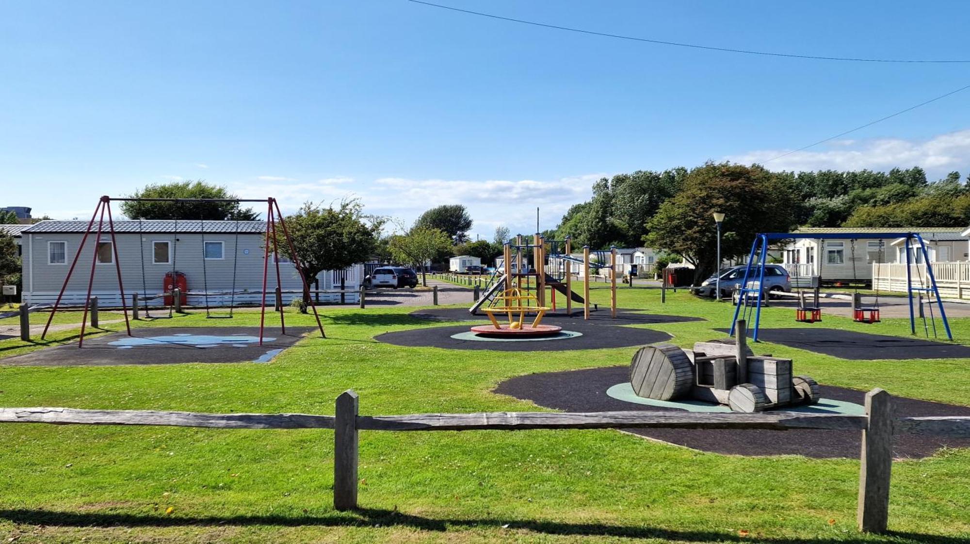 Brookside West Sands Holiday Park Seal Bay Selsey Esterno foto